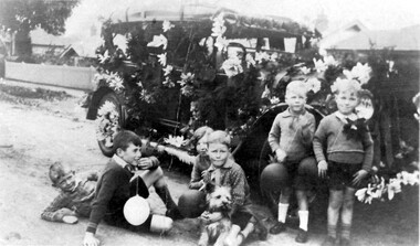 Photograph, Fred Lyons taxi decorated for Empire Day, 1930s