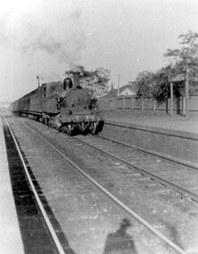 Photograph, D716 steam train at Mont Albert Station, 1919