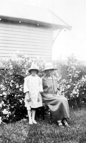 Photograph, Mary Sneddon with daughter Jean