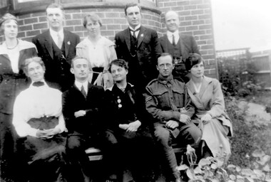Photograph, Davis, Johns and Street families in Surrey Hills, c1919