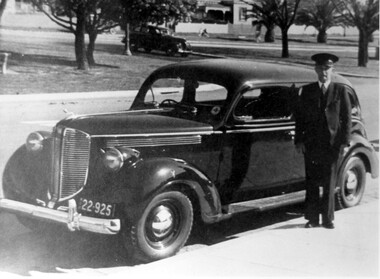 Photograph, Fred Lyons, taxi driver of Surrey Hills