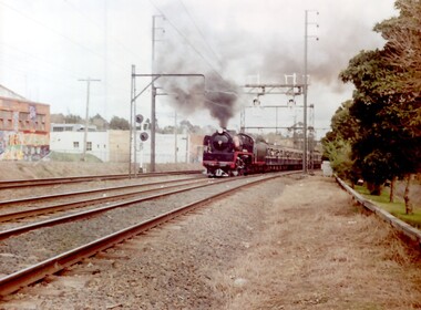 Photograph, A Yarra Glen Special approaching Surrey Hills, 1986