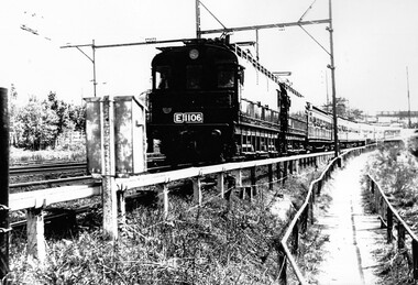 Photograph, Electric loco E1106 at Surrey Hills, 15 February 1964