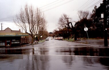 Photograph, 111-113 Union Road intersection with Windsor Crescent, 1985