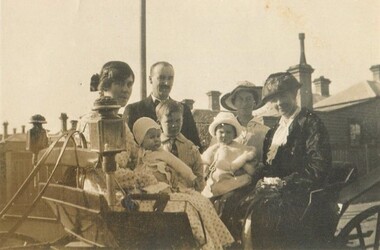 Photograph, David Miller and Lily Vipond Mair and family, c1921