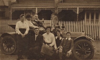 Photograph, David Miller Mair's extended family