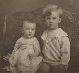 Photograph, Beryl and Geoffrey Mair, 1916