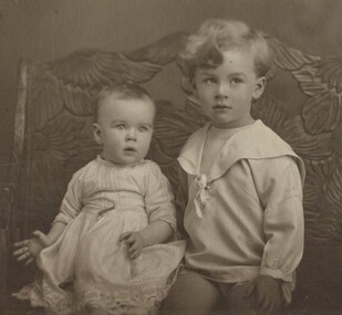 Photograph, Beryl and Geoffrey Mair, 1916, 1916
