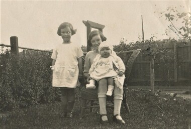 Photograph, Isabel and Beryl Mair with cousin Margaret Williamson, 1916