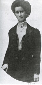 Photograph, Lily Deakin, 1909, 1909
