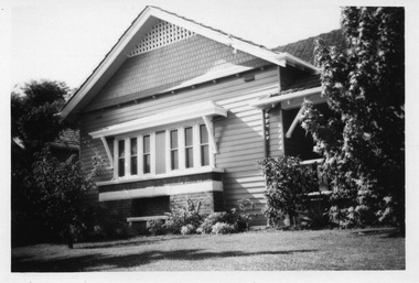 Digital photo, George L Coop, 688 Whitehorse Road, Mont Albert c 1953, c1953