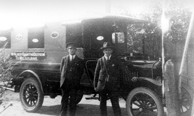 Photograph, Bus Service from Mont Albert, Balwyn, Deepdene to Melbourne