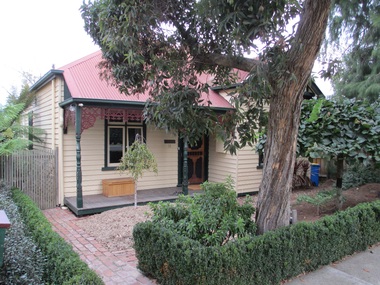 Photograph - 11 Empress Road, Surrey Hills, The Street Where You Live Project
