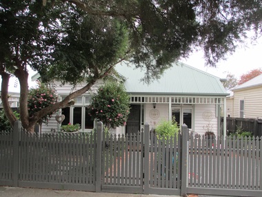 Photograph - 15 Empress Road, Surrey Hills