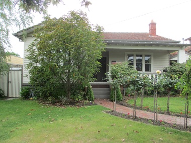 Photograph - 64 Empress Road, Surrey Hills, The Street Where You Live Project