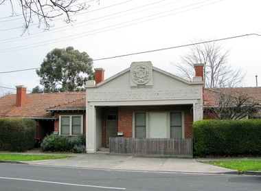 Photograph - 1B Balmoral Crescent, Surrey Hills, The Street Where You Live Project