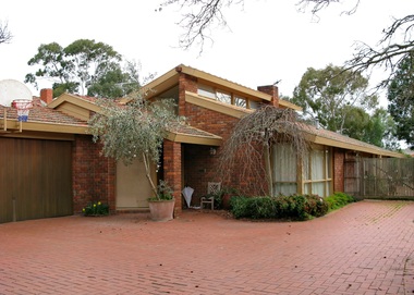 Photograph - 17 Balmoral Crescent, Surrey Hills, The Street Where You Live Project