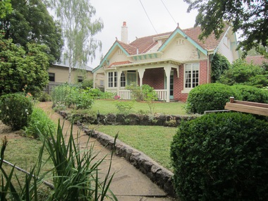 Photograph - 38 Albert Crescent, Surrey Hills, The Street Where You Live Project