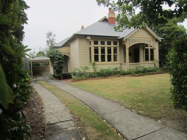 Photograph - 40 Albert Crescent, Surrey Hills, The Street Where You Live Project