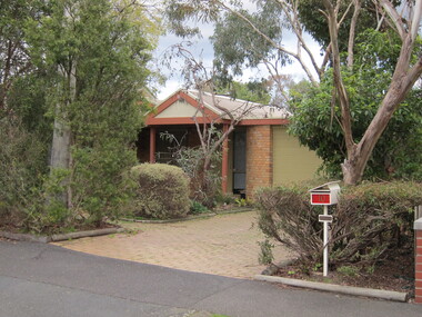Photograph - 10 Leura Street, Surrey Hills, The Street Where You Live Project
