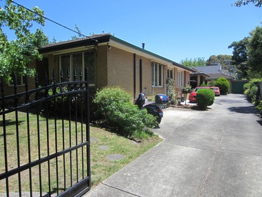 Photograph - 18 Essex Road, Surrey Hills, The Street Where You Live Project