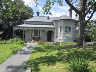 Photograph - 35 Essex Road, Surrey Hills, The Street Where You Live Project