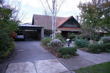 Photograph - 3 Earle Close, Mont Albert, The Street Where You Live Project