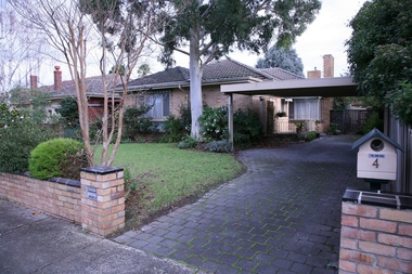 Photograph - 4 Earle Close, Mont Albert, The Street Where You Live Project