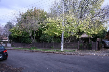 Photograph - 8 Earle Close, Mont Albert, The Street Where You Live Project