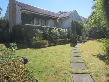 Photograph - 27 Boisdale Street, Surrey Hills, The Street Where You Live Project