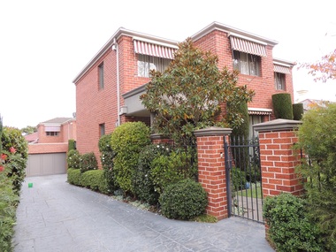 Photograph - 12 Bona Vista Avenue, Surrey Hills, The Street Where You Live Project