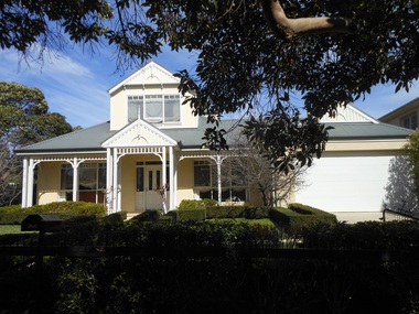 Photograph - 1 Carlyle Crescent, Mont Albert, The Street Where You Live Project
