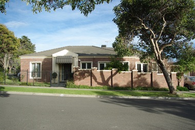 Photograph - 6 Como Avenue, Surrey Hills, The Street Where You Live Project
