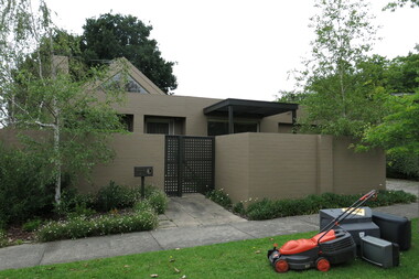 Photograph - 4 Grange Street, Mont Albert, The Street Where You Live Project