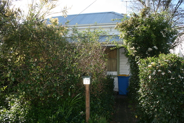 Photograph - 17 Sunbury Crescent, Surrey Hills, The Street Where You Live Project
