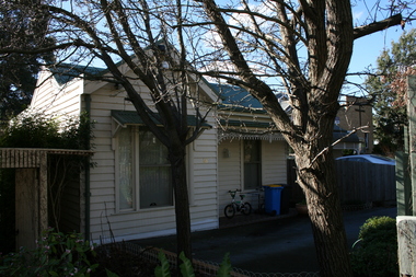Photograph - 45 Sunbury Crescent, Surrey Hills, The Street Where You Live Project