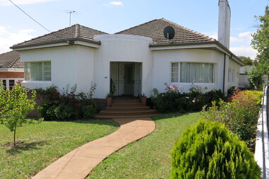 Photograph - 949 Riversdale Road, Surrey Hills, The Street Where You Live Project