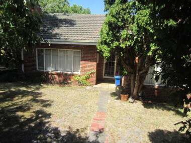 Photograph - 7 Glendale Street, Surrey Hills, The Street Where You Live Project