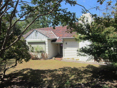 Photograph - 9 Glendale Street, Surrey Hills, The Street Where You Live Project