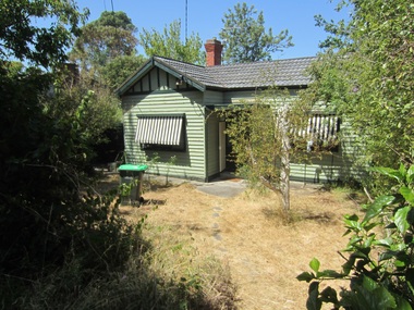 Photograph - 11 Glendale Street, Surrey Hills, The Street Where You Live Project