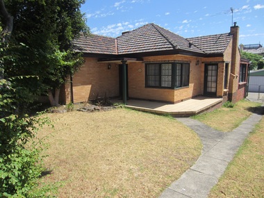 Photograph - 32 Glendale Street, Surrey Hills, The Street Where You Live Project