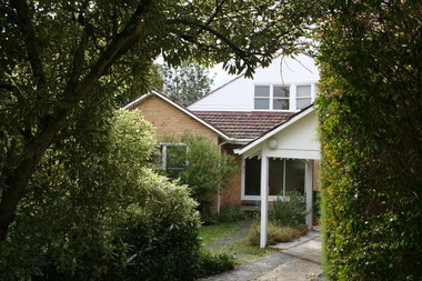Photograph - 3 Grace Court, Mont Albert, The Street Where You Live Project