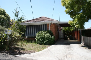 Photograph - 1A  Gawler Court, Mont Albert, The Street Where You Live Project