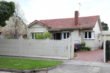 Photograph - 1 Grovedale Road, Surrey Hills, The Street Where You Live Project