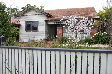 Photograph - 11 Grovedale Road, Surrey Hills, The Street Where You Live Project