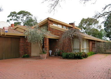 Photograph - 17 Balmoral Crescent, Surrey Hills, The Street Where You Live Project