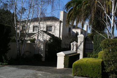 Photograph - 1 Kennealy Street, Surrey Hills, The Street Where You Live Project