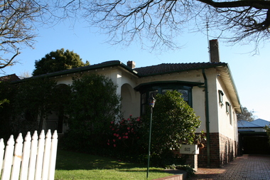 Photograph - 6 Kennealy Street, Surrey Hills, The Street Where You Live Project