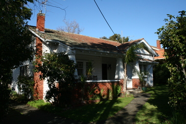 Photograph - 13 Kennealy Street, Surrey Hills, The Street Where You Live Project