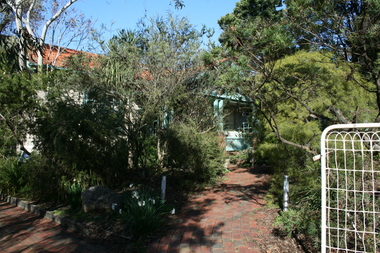 Photograph - 19 Kennealy Street, Surrey Hills, The Street Where You Live Project